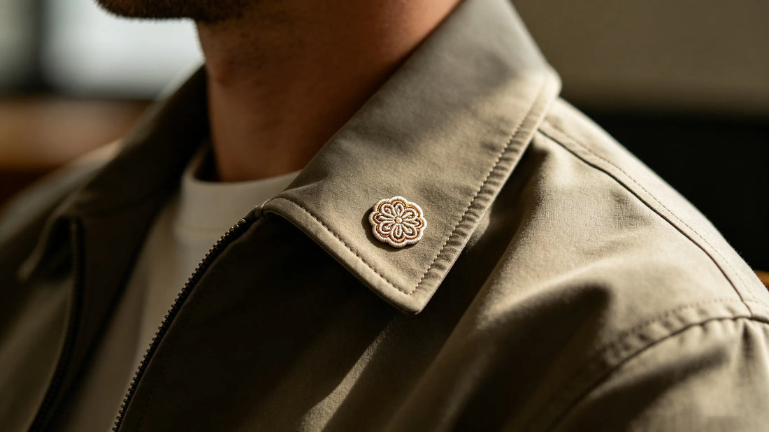 jacket-collar-tiny-woven-patch